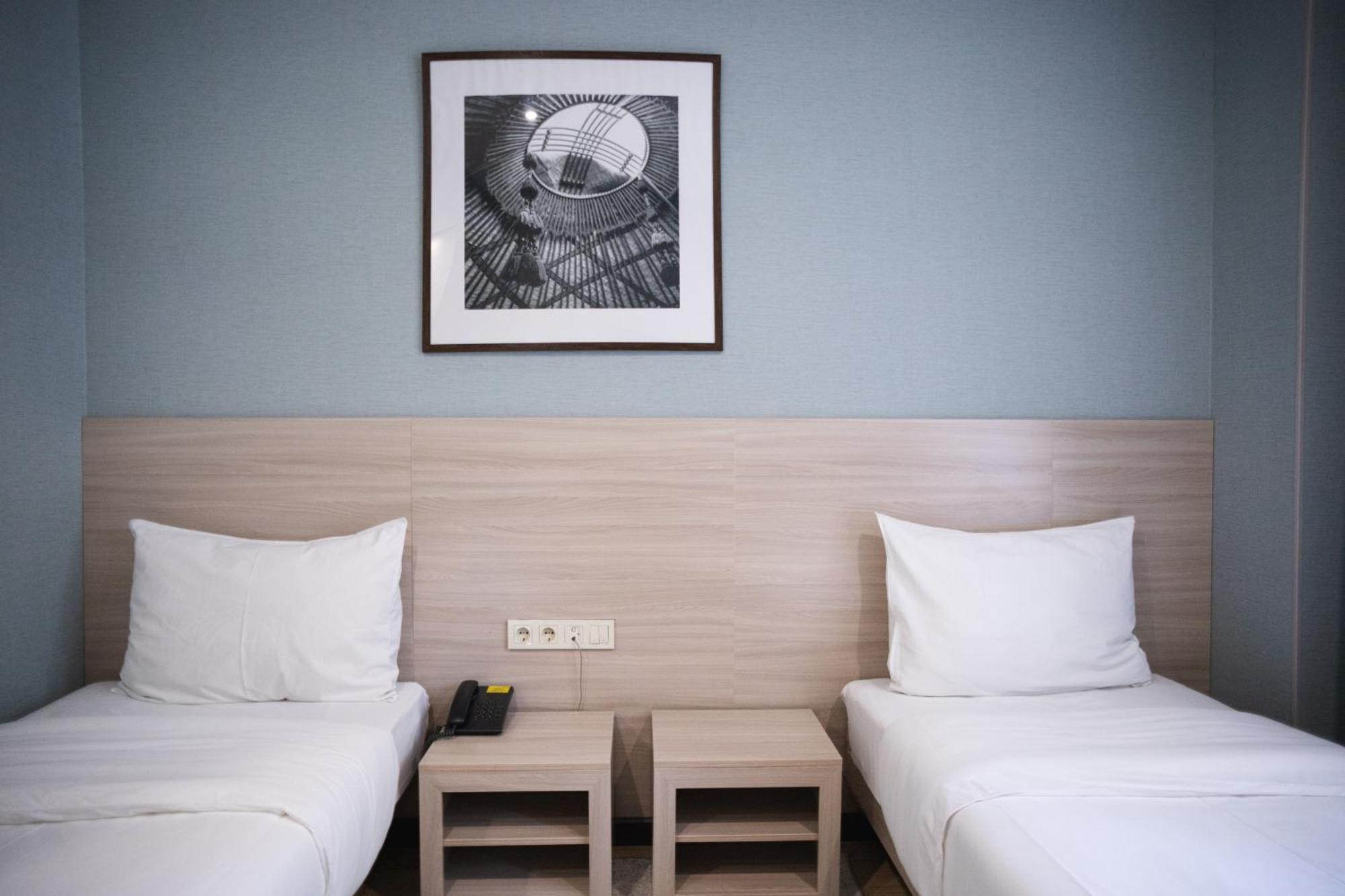Resident Hotel Gogol Almaty Exterior foto
