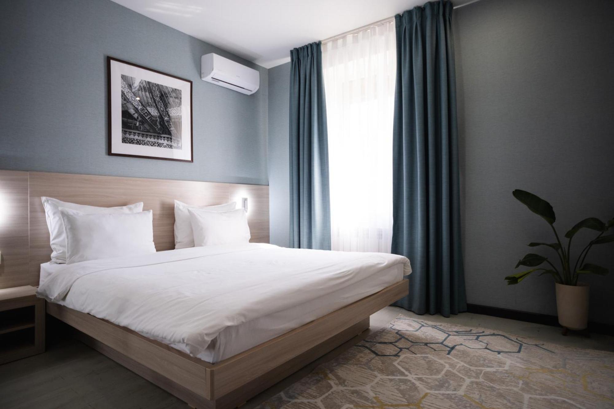 Resident Hotel Gogol Almaty Exterior foto