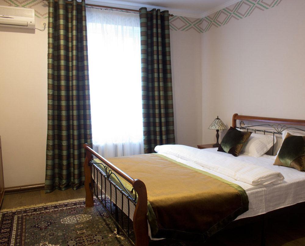 Resident Hotel Gogol Almaty Exterior foto