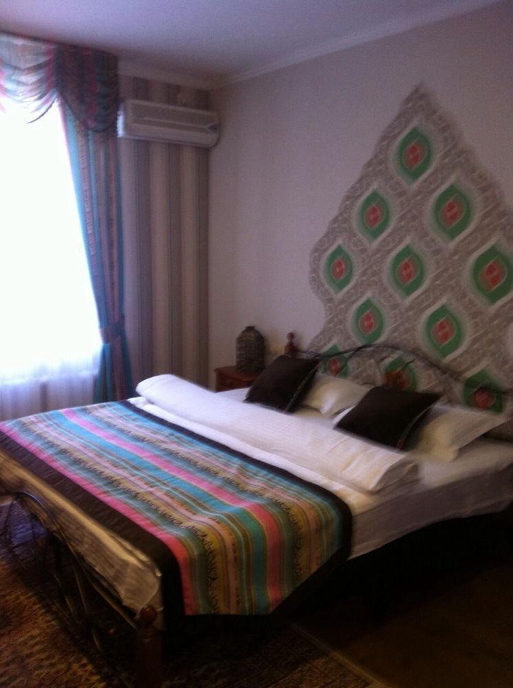 Resident Hotel Gogol Almaty Exterior foto